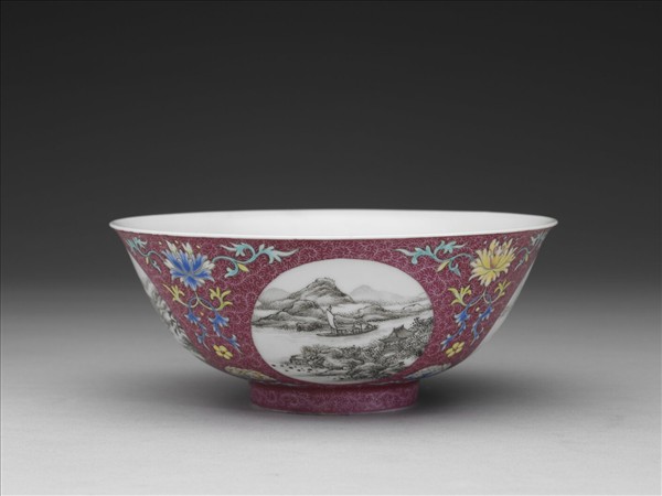 琺瑯彩洋紅地開光四季山水圖碗