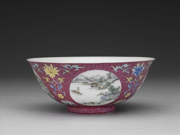 琺瑯彩洋紅地開光四季山水圖碗