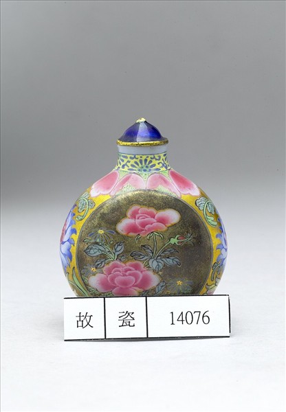 玻璃胎畫琺瑯花卉紋鼻煙壺