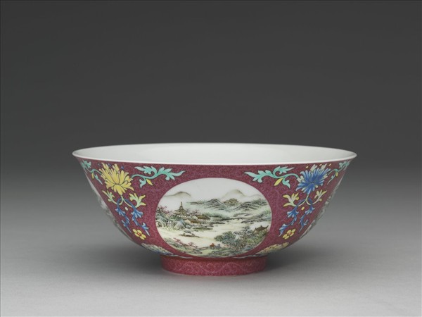 琺瑯彩洋紅地開光四季山水圖碗