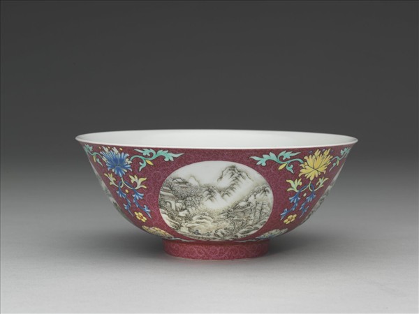 琺瑯彩洋紅地開光四季山水圖碗