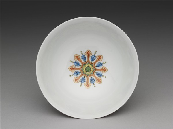 琺瑯彩洋紅地開光四季山水圖碗