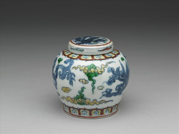 鬥彩夔龍紋蓋罐