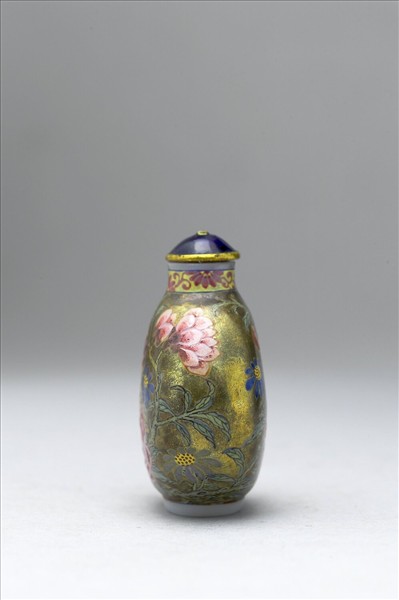 玻璃胎畫琺瑯金地花卉紋鼻煙壺