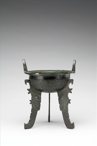 獸面紋扁足鼎
