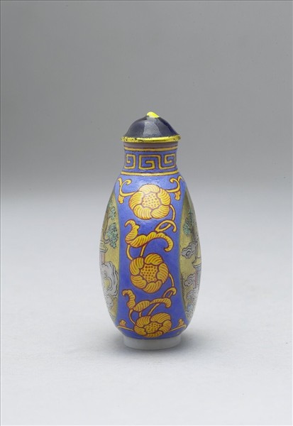 玻璃胎畫琺瑯瓊樓仙閣圖鼻煙壺