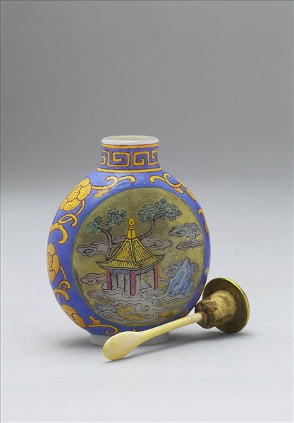 玻璃胎畫琺瑯瓊樓仙閣圖鼻煙壺