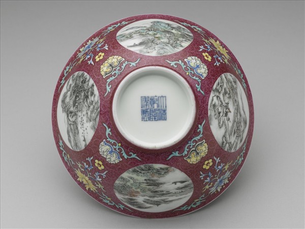 琺瑯彩洋紅地開光四季山水圖碗
