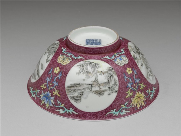 琺瑯彩洋紅地開光四季山水圖碗