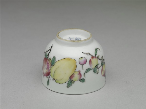 琺瑯彩三果酒鍾