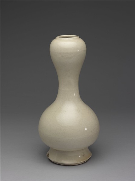 白瓷蒜頭瓶
