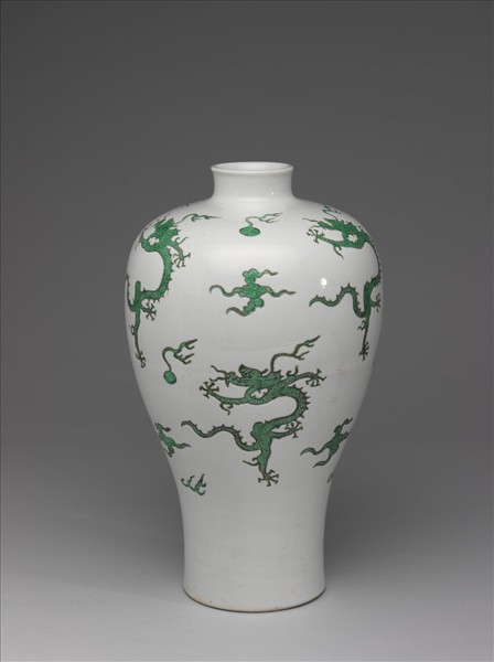 綠彩龍紋梅瓶