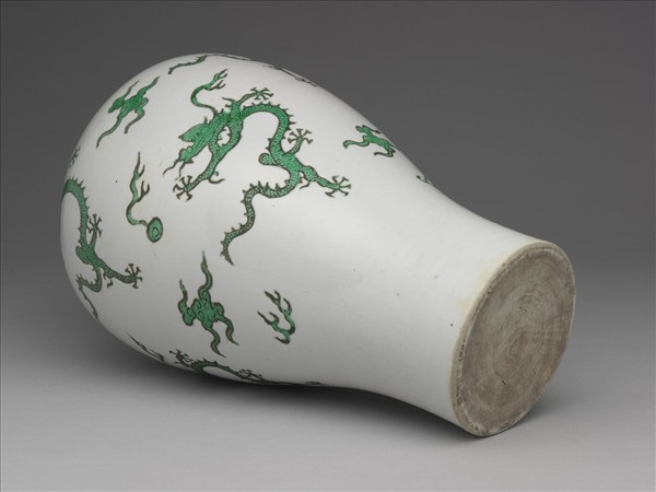 綠彩龍紋梅瓶