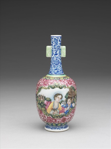 琺瑯彩錦地開光西洋人物貫耳瓶