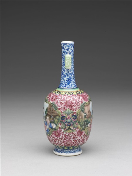 琺瑯彩錦地開光西洋人物貫耳瓶