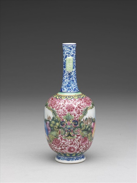 琺瑯彩錦地開光西洋人物貫耳瓶