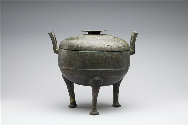 蟠虺紋鼎