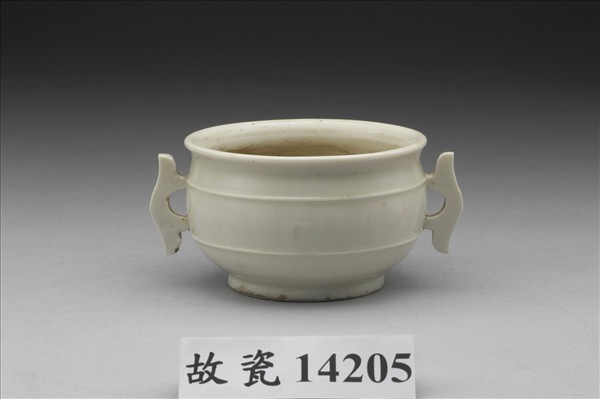 白瓷回紋簋式爐