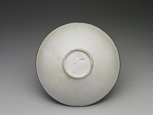 定窯 白瓷劃花蓮花紋葵花式碗