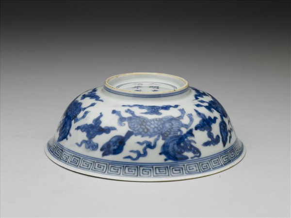 青花黃裡麒麟紋碗