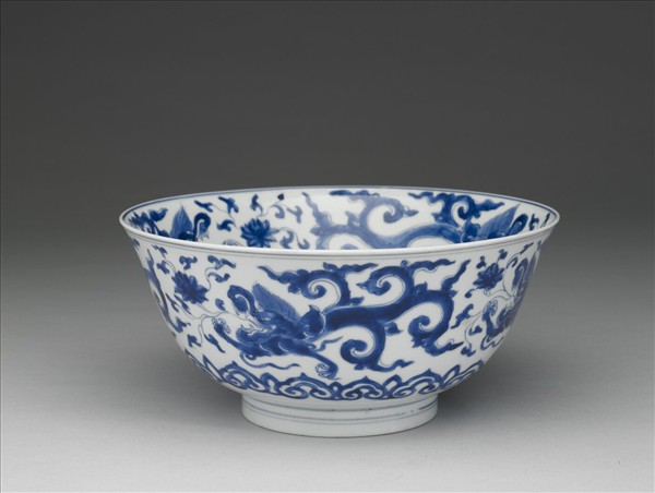 青花夔龍紋碗
