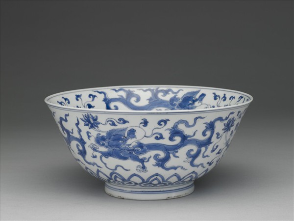 青花夔龍紋碗