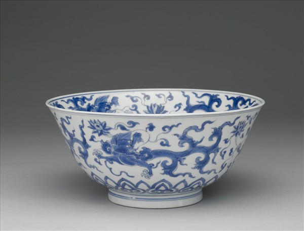 青花夔龍紋碗