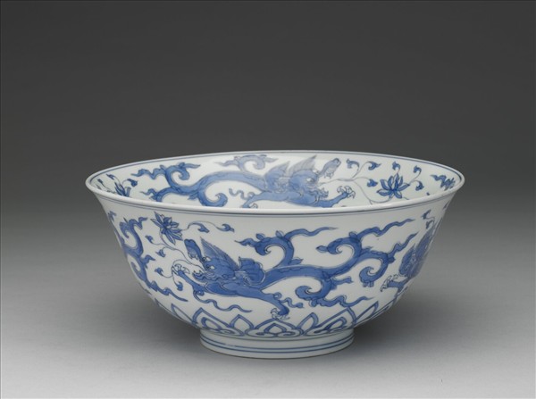青花夔龍紋碗