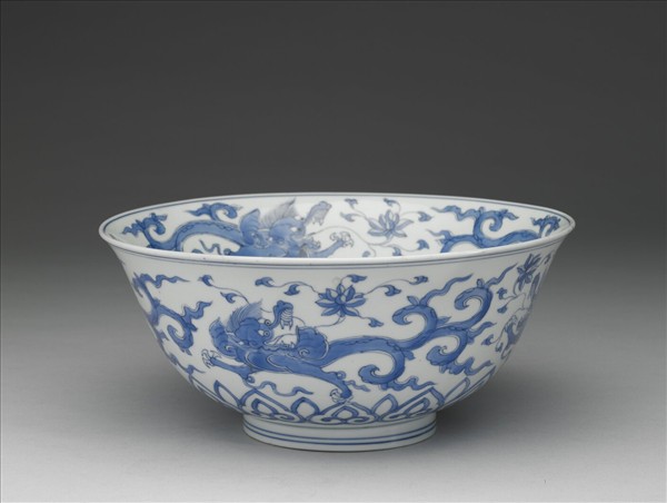 青花夔龍紋碗