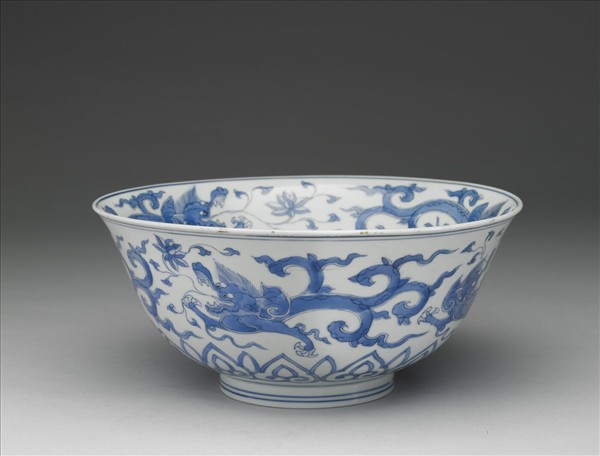 青花夔龍紋碗