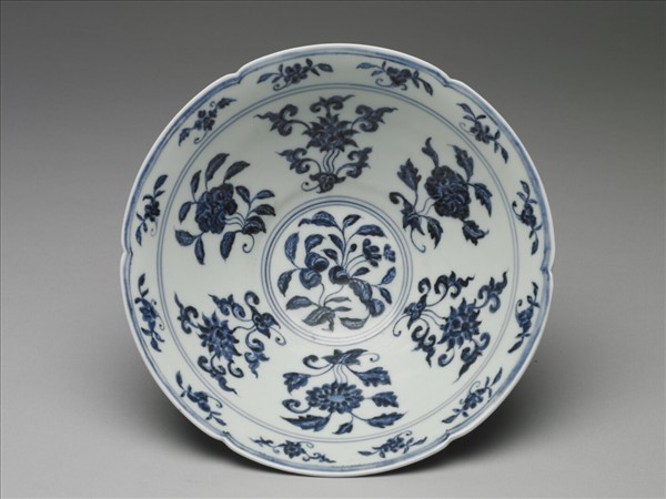青花花果紋葵口碗