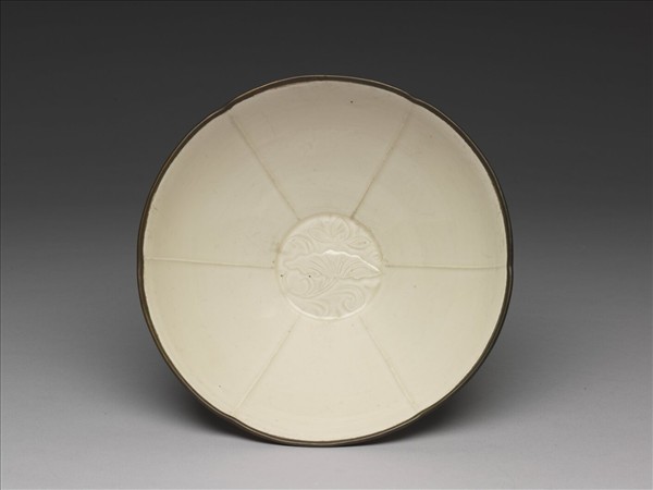 定窯 白瓷劃花蓮花紋碗