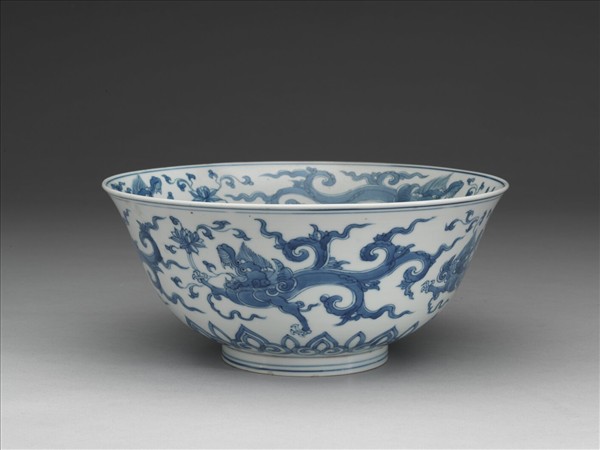 青花夔龍紋碗