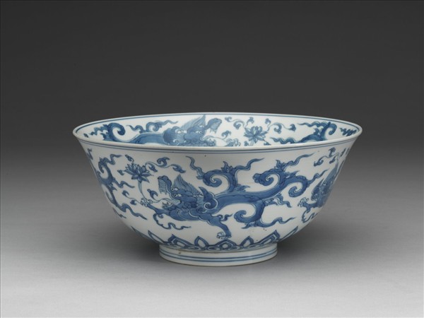 青花夔龍紋碗