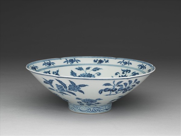青花花果紋葵口碗