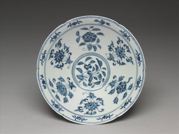 青花花果紋葵口碗