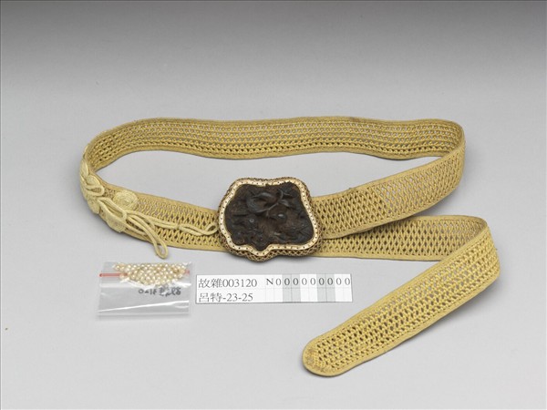 銀鍍金托鑲珠及茄楠香帶扣