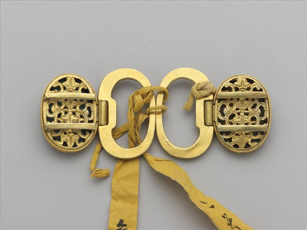 銅鍍金鑲琺瑯帶扣