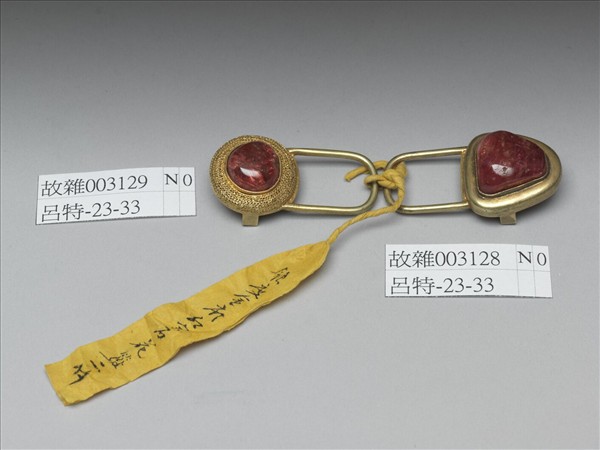 銅鍍金鑲紅寶石帶扣