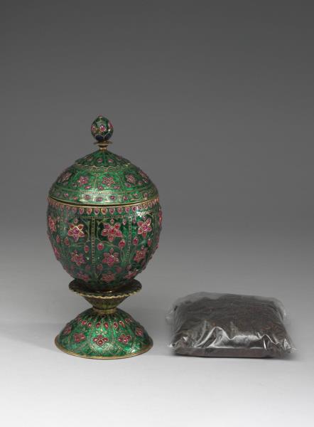 鎏金銀胎內填琺瑯嵌寶蓋罐