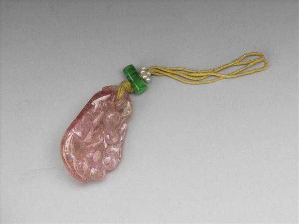 碧璽松鼠葡萄佩