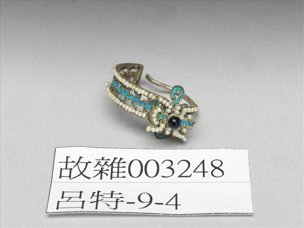 銀點翠嵌珠寶壽字耳環