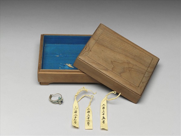 銀點翠嵌珠寶壽字耳環