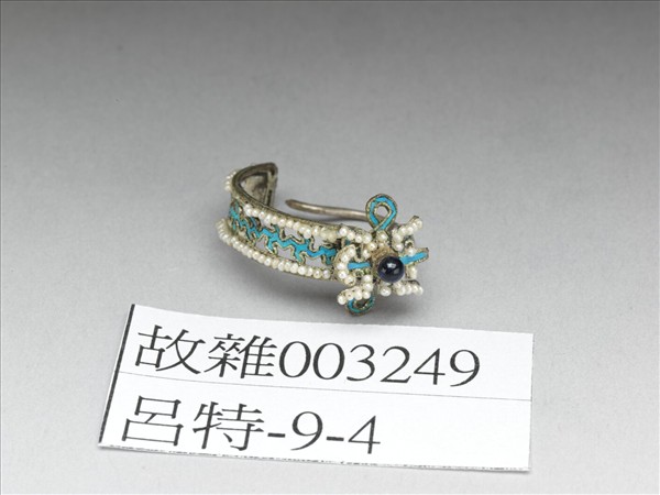 銀點翠嵌珠寶壽字耳環