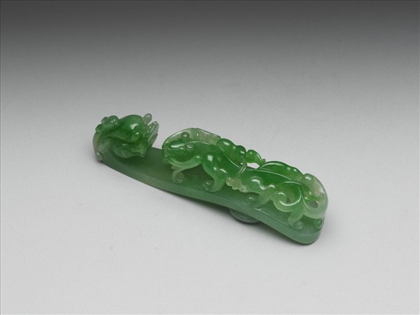 翠玉螭紋帶鉤