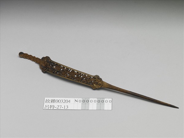 茄楠木雕梅花耳挖簪