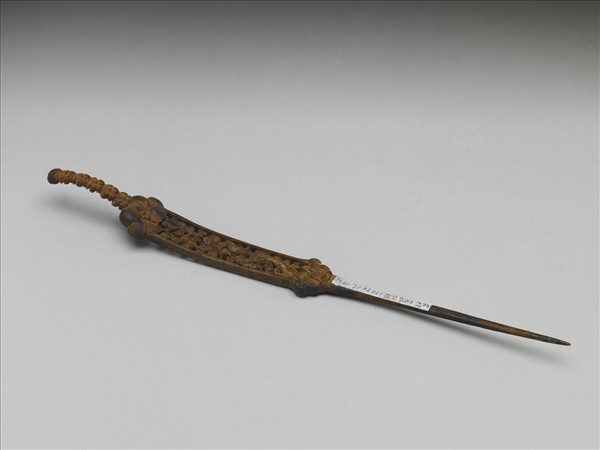 茄楠木雕梅花耳挖簪