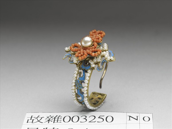 銀鍍金點翠嵌珍珠珊瑚福壽萬年耳環