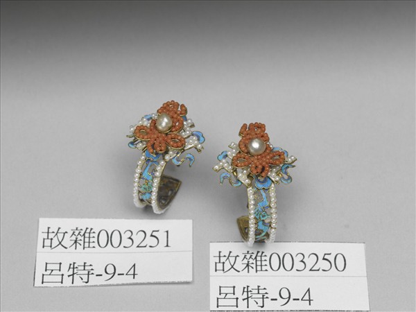 銀鍍金點翠嵌珍珠珊瑚福壽萬年耳環