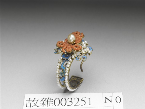 銀鍍金點翠嵌珍珠珊瑚福壽萬年耳環